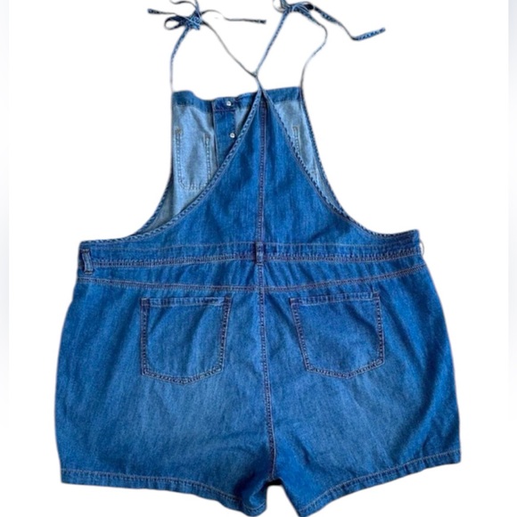 Torrid 5 Inch Lightweight Medium Wash Denim Shortall Overalls Size 18 - Picture 6 of 9